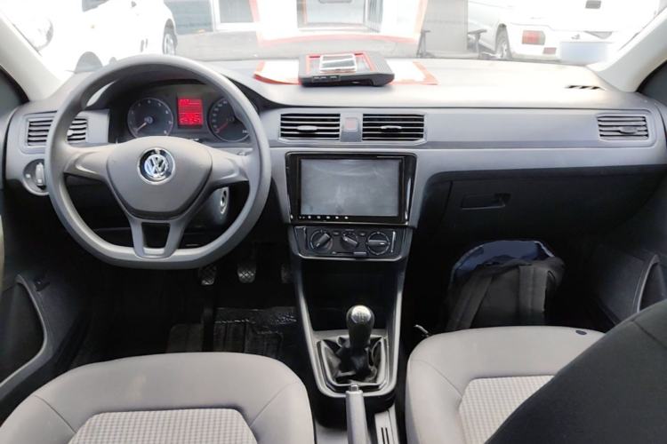 Used Volkswagen Santana 2016 1.6L Manual Fashion Edition Center Console