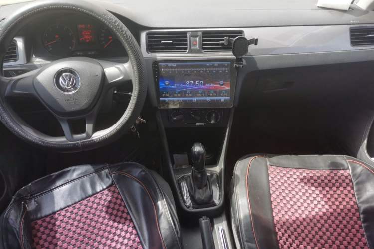 Used Volkswagen Santana 2016 1.6L Automatic Fashion Edition Center Console