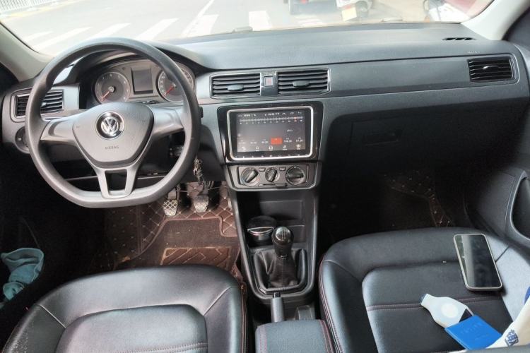 Used Volkswagen Santana 2016 1.6L Manual Fashion Edition Center Console