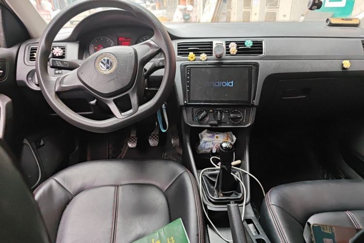 Used Volkswagen Santana 2016 1.6L Manual Fashion Edition Center Console