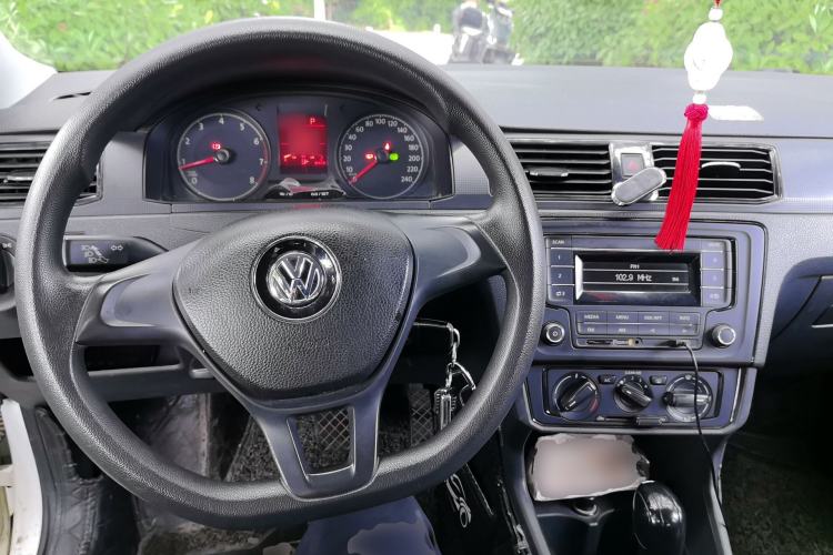 Used Volkswagen Santana 2016 1.6L Automatic Fashion Edition Center Console