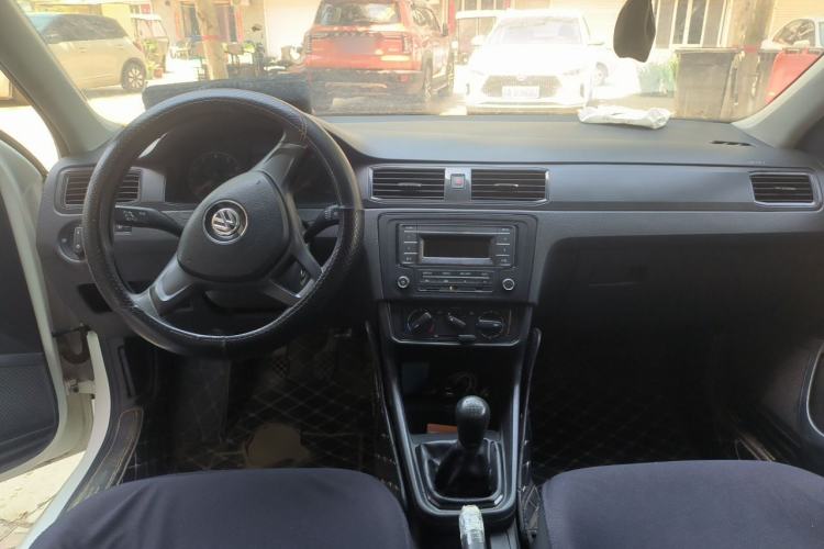 Used Volkswagen Santana 2016 1.4L Manual Fashion Edition Center Console