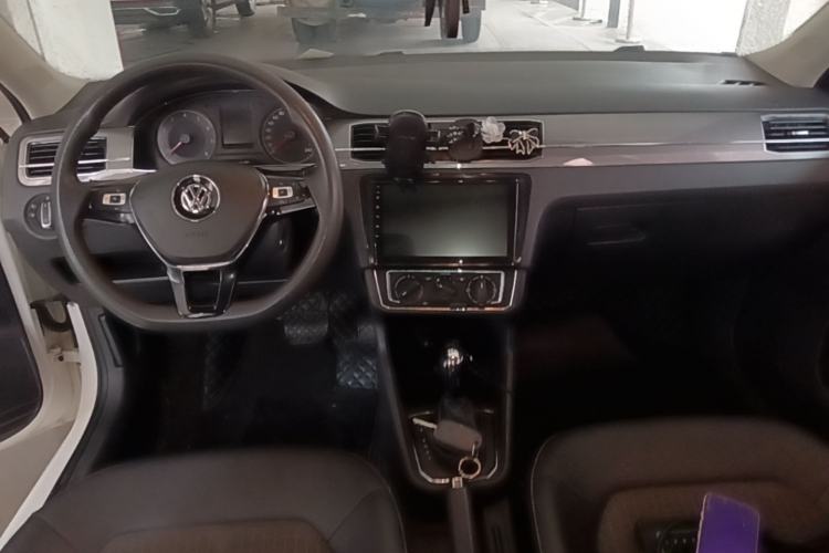 Used Volkswagen Santana 2016 1.6L Automatic Comfort Edition Center Console
