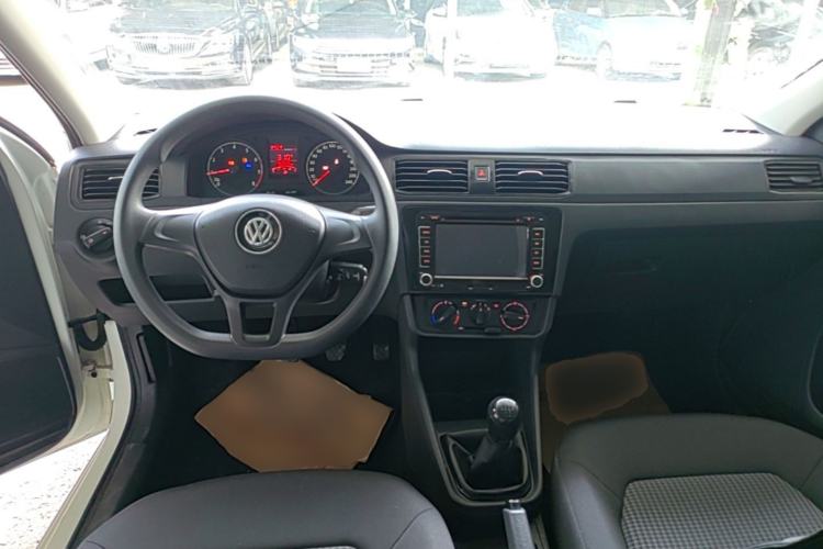 Used Volkswagen Santana 2016 1.6L Manual Fashion Edition Center Console