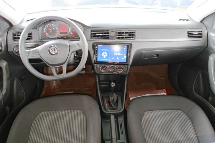 Used Volkswagen Santana 2016 1.6L Automatic Fashion Edition Center Console