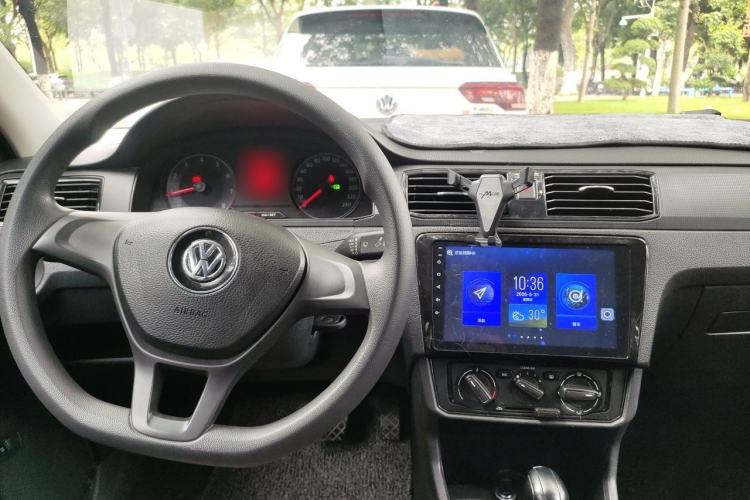 Used Volkswagen Santana 2016 1.6L Automatic Fashion Edition Center Console