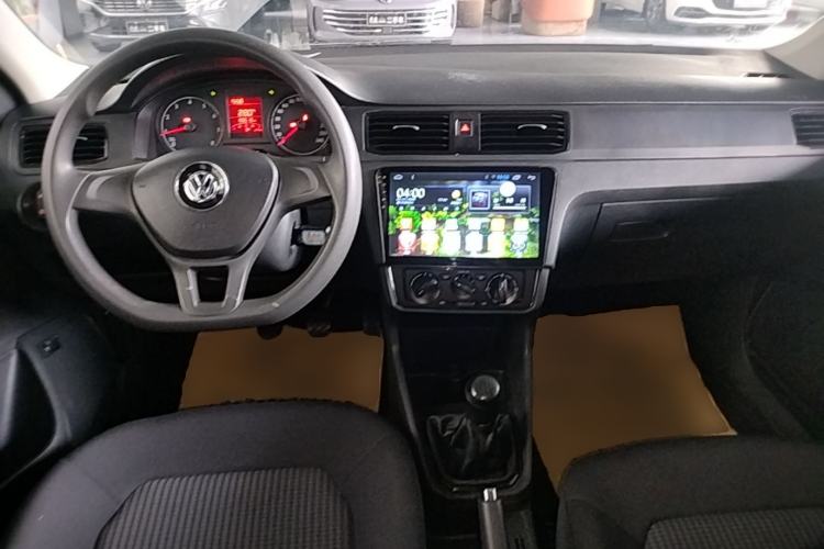 Used Volkswagen Santana 2016 1.6L Manual Fashion Edition Center Console
