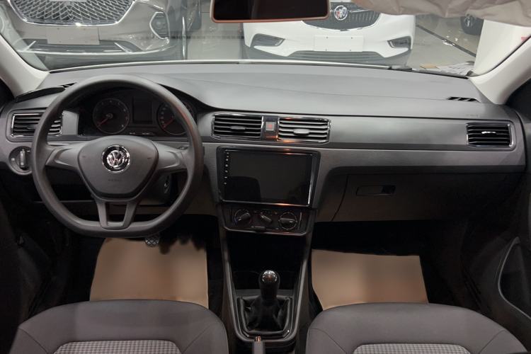 Used Volkswagen Santana 2016 1.6L Manual Fashion Edition Center Console