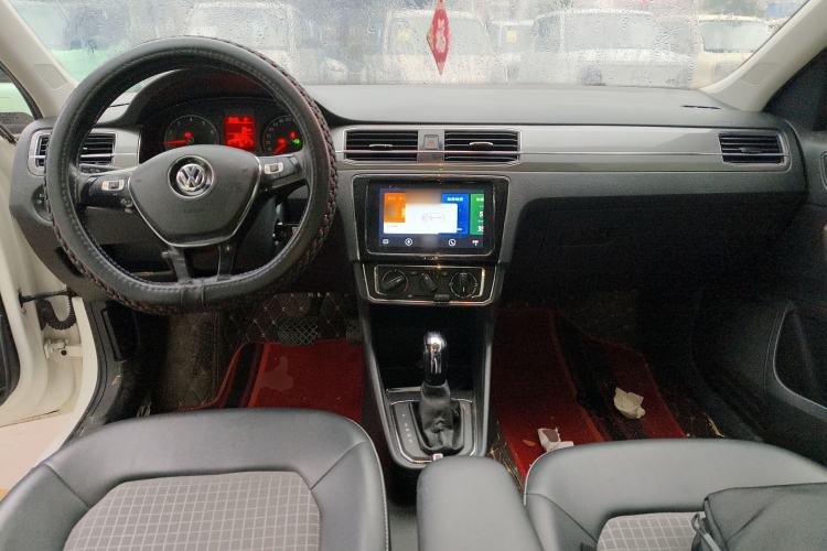 Used Volkswagen Santana 2016 1.6L Automatic Comfort Edition Center Console