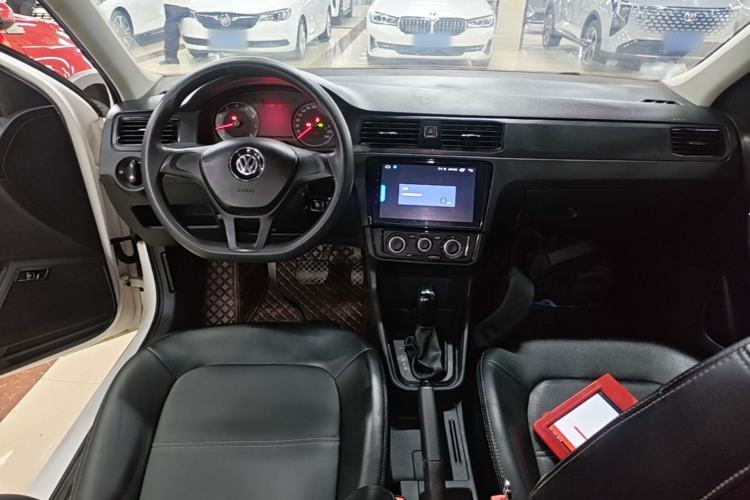 Used Volkswagen Santana 2016 1.6L Automatic Fashion Edition Center Console