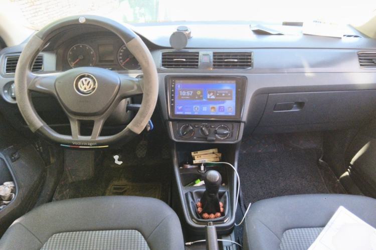 Used Volkswagen Santana 2016 1.6L Manual Fashion Edition Center Console