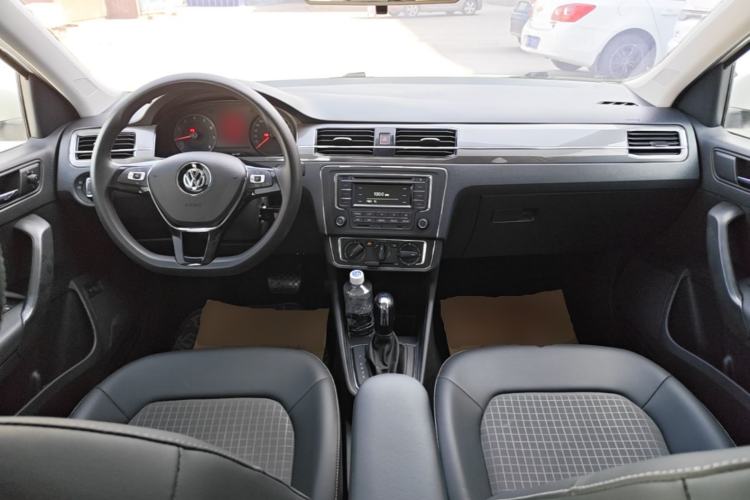 Used Volkswagen Santana 2016 1.6L Automatic Comfort Edition Center Console