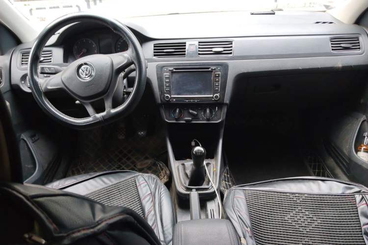 Used Volkswagen Santana 2016 1.6L Manual Fashion Edition Center Console
