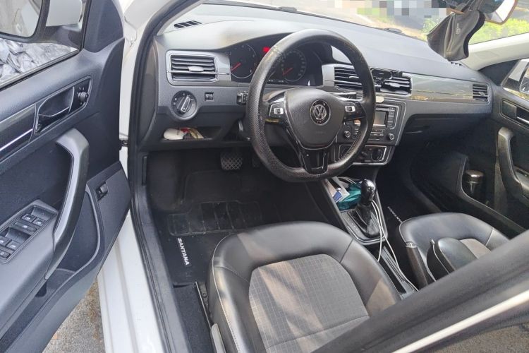Used Volkswagen Santana 2016 1.6L Automatic Comfort Edition Center Console