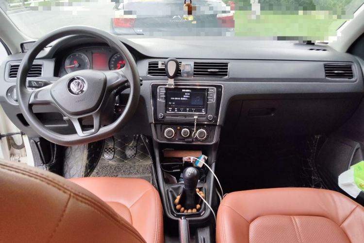 Used Volkswagen Santana 2016 1.6L Manual Fashion Edition Center Console