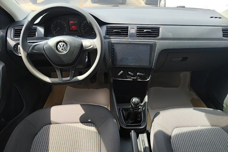 Used Volkswagen Santana 2016 1.6L Manual Fashion Edition Center Console