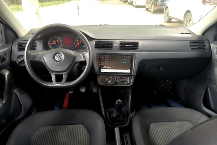 Used Volkswagen Santana 2016 1.6L Manual Fashion Edition Center Console