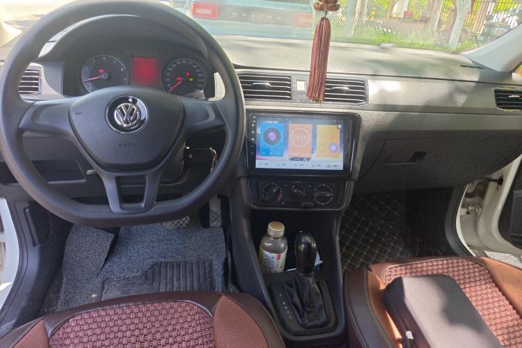 Used Volkswagen Santana 2016 1.6L Automatic Fashion Edition Center Console