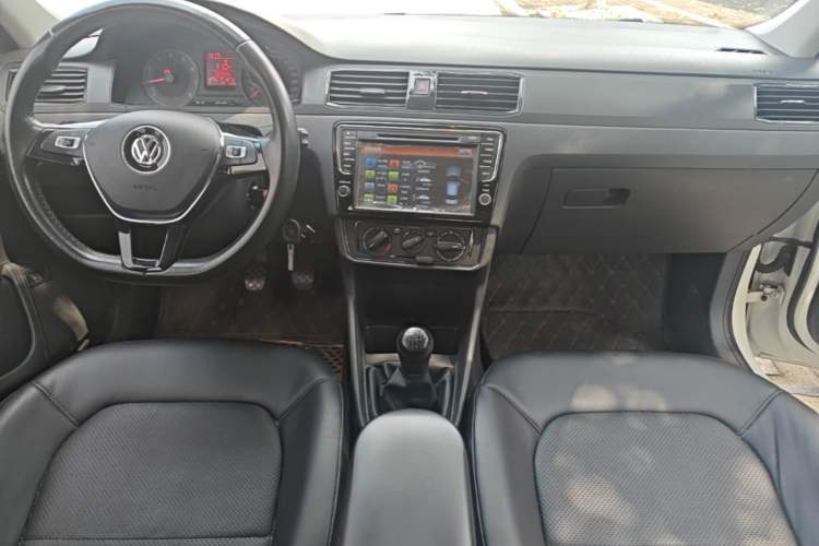 Used Volkswagen Santana 2016 1.4L Manual Fashion Edition Center Console