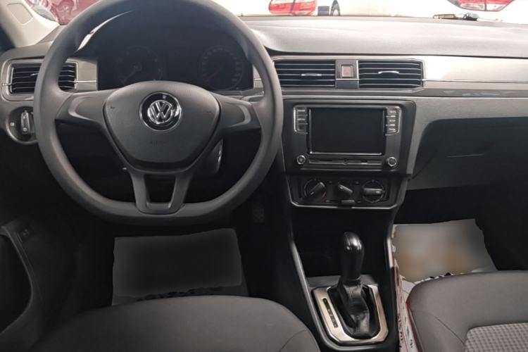 Used Volkswagen Santana 2016 1.6L Automatic Fashion Edition Center Console