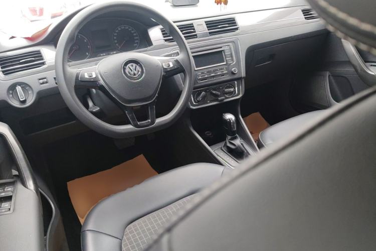 Used Volkswagen Santana 2016 1.6L Automatic Comfort Edition Center Console