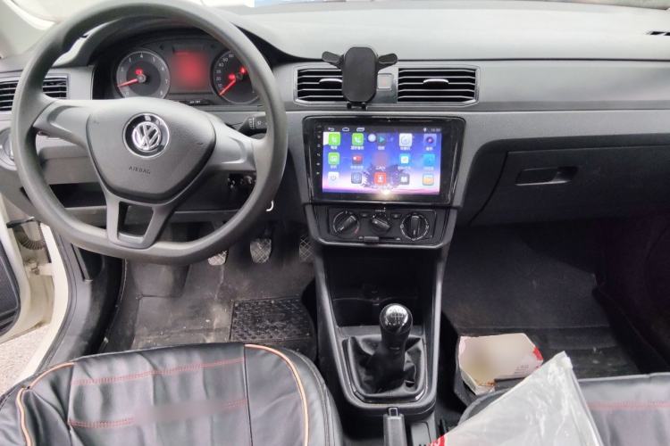 Used Volkswagen Santana 2016 1.4L Manual Fashion Edition Center Console