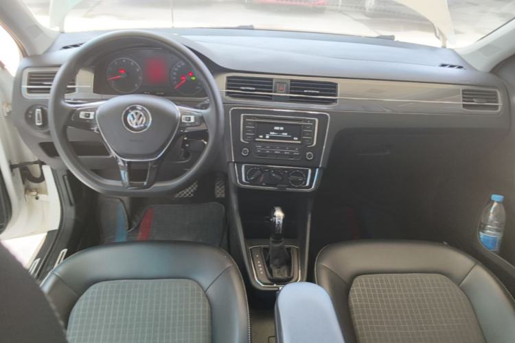 Used Volkswagen Santana 2016 1.6L Automatic Comfort Edition Center Console