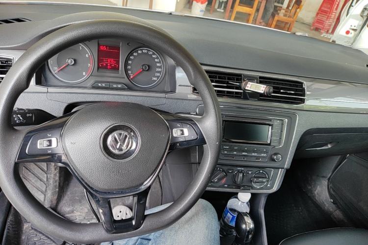 Used Volkswagen Santana 2016 1.6L Automatic Comfort Edition Center Console
