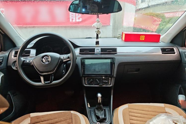 Used Volkswagen Santana 2016 1.6L Automatic Comfort Edition Center Console