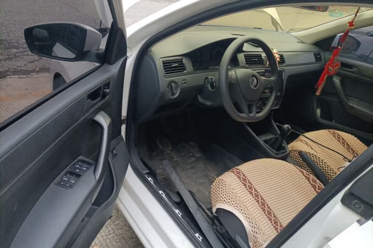 Used Volkswagen Santana 2016 1.6L Manual Fashion Edition Driver Seat