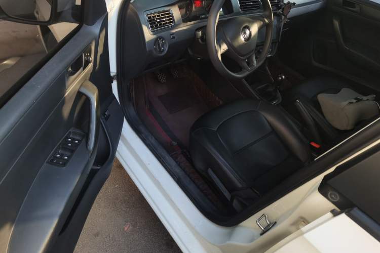 Used Volkswagen Santana 2016 1.4L Manual Fashion Edition Driver Seat