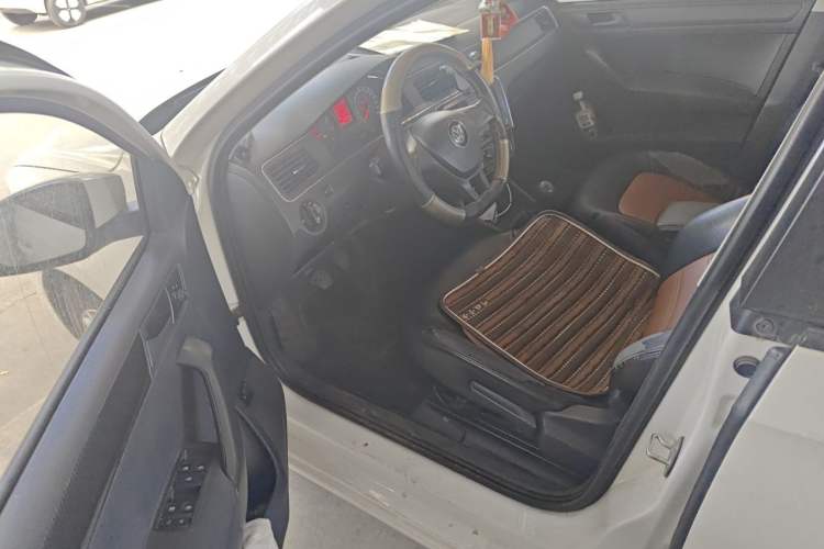 Used Volkswagen Santana 2016 1.6L Manual Fashion Edition Driver Seat