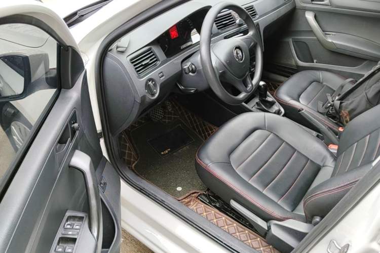 Used Volkswagen Santana 2016 1.6L Automatic Fashion Edition Driver Seat