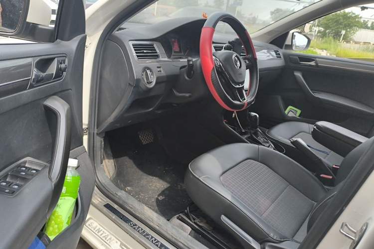 Used Volkswagen Santana 2016 1.6L Automatic Comfort Edition Driver Seat