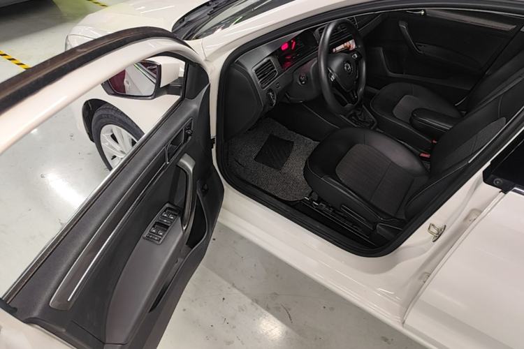 Used Volkswagen Santana 2016 1.6L Automatic Comfort Edition Driver Seat
