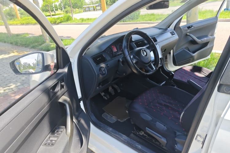 Used Volkswagen Santana 2016 1.4L Manual Fashion Edition Driver Seat