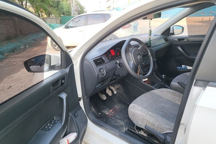 Used Volkswagen Santana 2016 1.6L Manual Fashion Edition Driver Seat