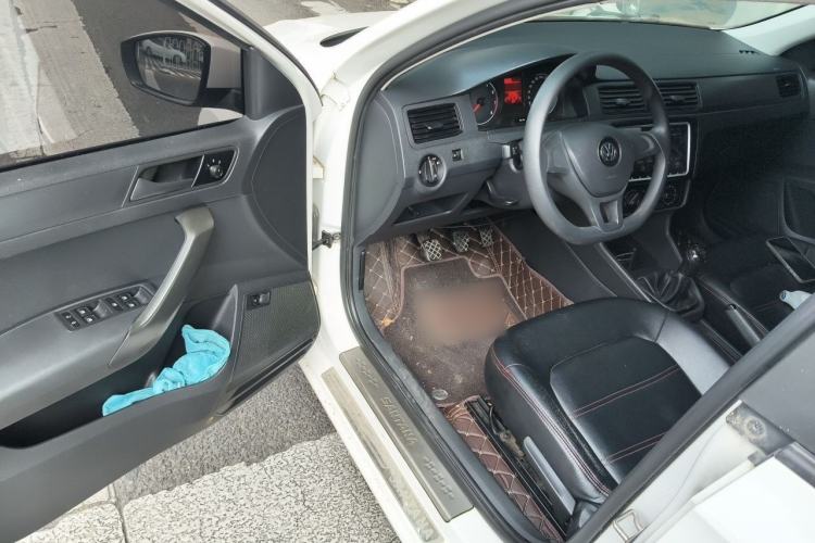 Used Volkswagen Santana 2016 1.6L Manual Fashion Edition Driver Seat