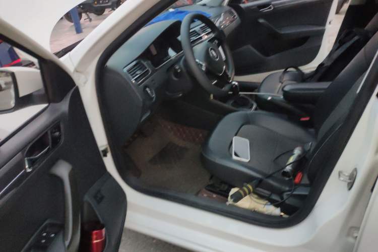 Used Volkswagen Santana 2016 1.6L Automatic Comfort Edition Driver Seat