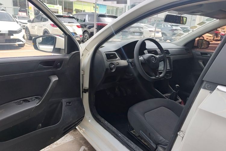 Used Volkswagen Santana 2016 1.4L Manual Fashion Edition Driver Seat