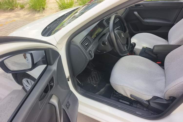 Used Volkswagen Santana 2016 1.4L Manual Fashion Edition Driver Seat