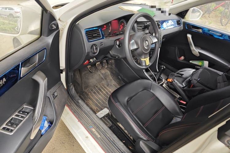 Used Volkswagen Santana 2016 1.4L Manual Fashion Edition Driver Seat