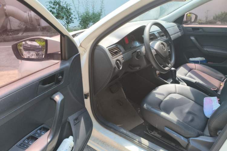 Used Volkswagen Santana 2016 1.6L Automatic Fashion Edition Driver Seat