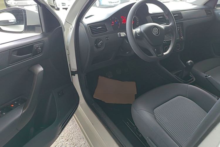 Used Volkswagen Santana 2016 1.6L Manual Fashion Edition Driver Seat