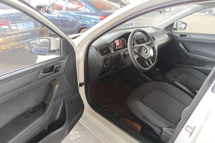Used Volkswagen Santana 2016 1.6L Automatic Fashion Edition Driver Seat