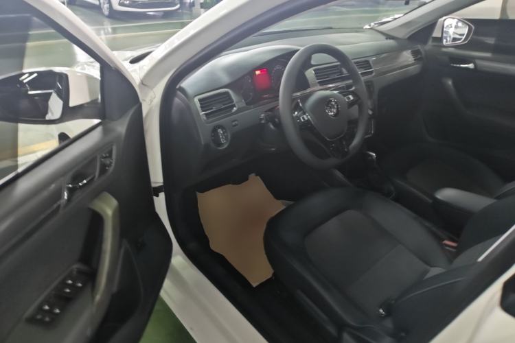 Used Volkswagen Santana 2016 1.6L Automatic Comfort Edition Driver Seat