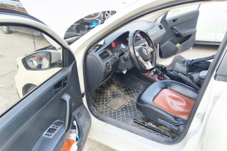 Used Volkswagen Santana 2016 1.6L Manual Fashion Edition Driver Seat