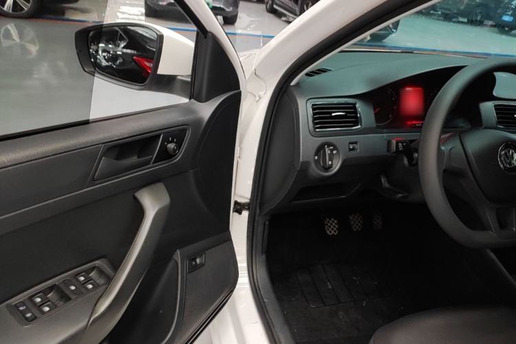Used Volkswagen Santana 2016 1.6L Manual Fashion Edition Driver Seat