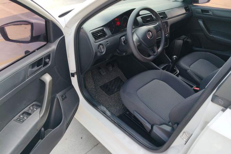 Used Volkswagen Santana 2016 1.4L Manual Fashion Edition Driver Seat