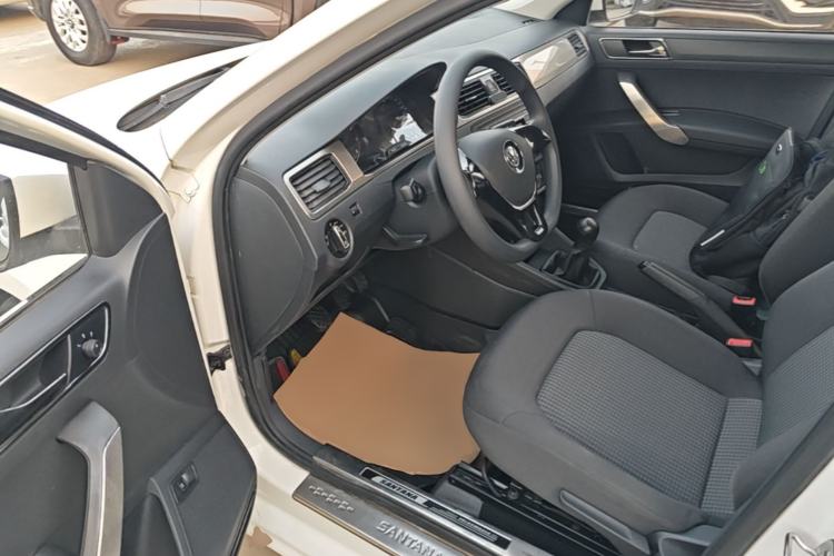 Used Volkswagen Santana 2016 1.4L Manual Fashion Edition Driver Seat